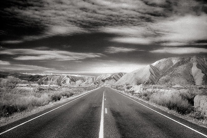 The Road - Utah (72027 bytes) www.jeffkrewson.com