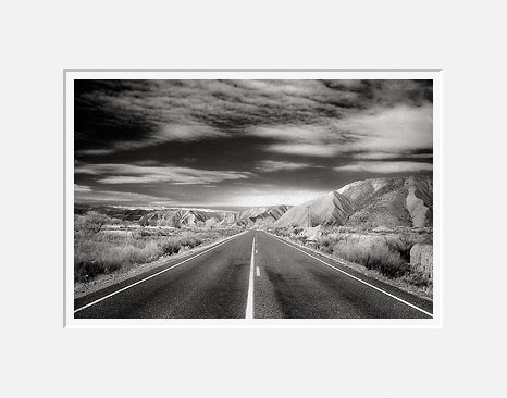 The Road - Utah (25715 bytes) www.jeffkrewson.com