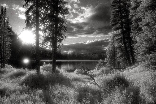 Tiffany Lake, Pesayton Wilderness - Okanogan National Forest, Washington (91346 bytes) www.jeffkrewson.com
