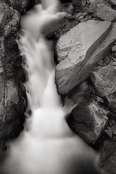 Waterfall, Highway 2 - North Cascade Mountains, Washington (44128 bytes) www.jeffkrewson.com